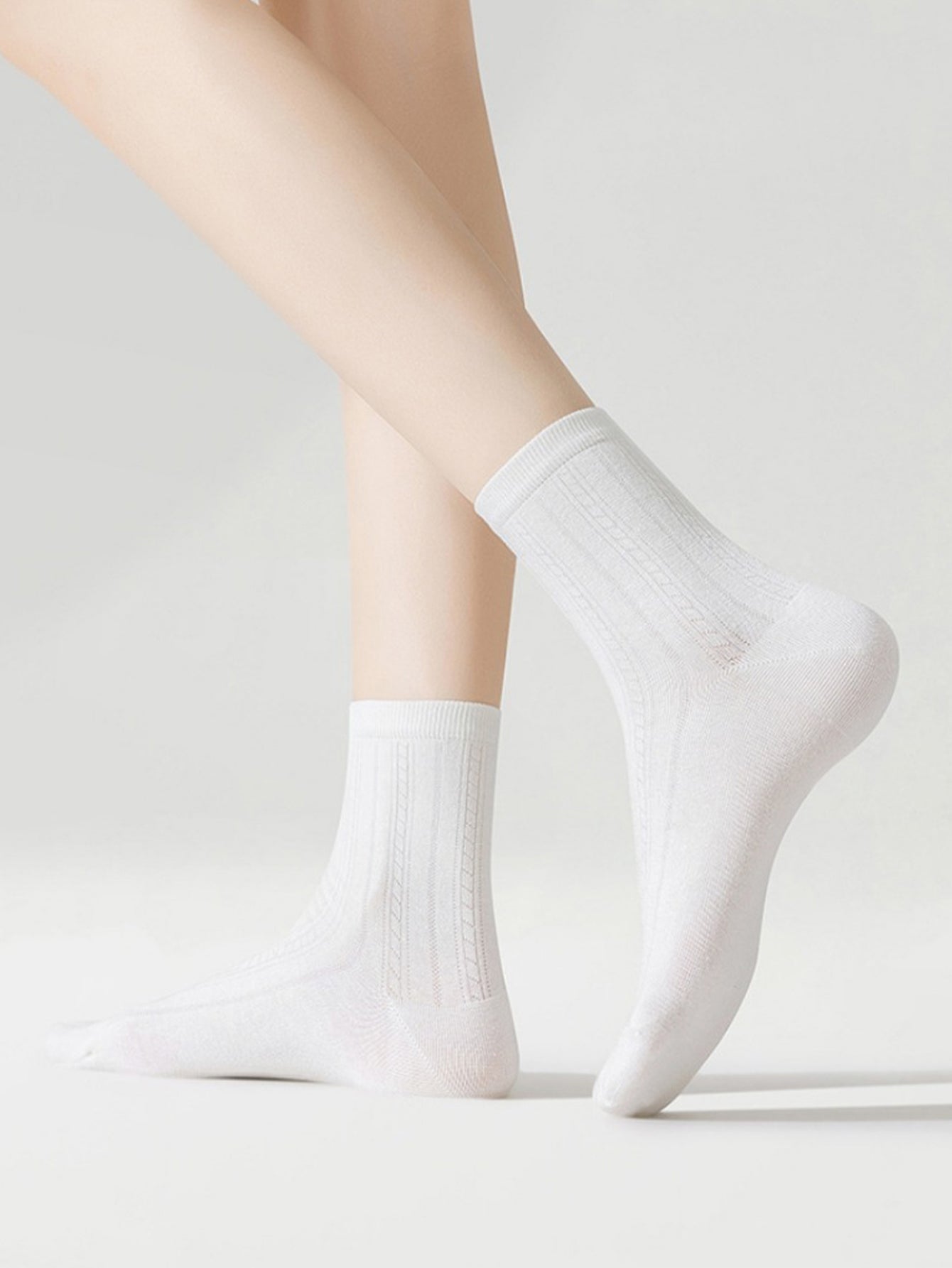 Women's Thin Cotton Socks - Antibacterial, Odor-Resistant, Pilling-Resistant, Mid-Calf Length