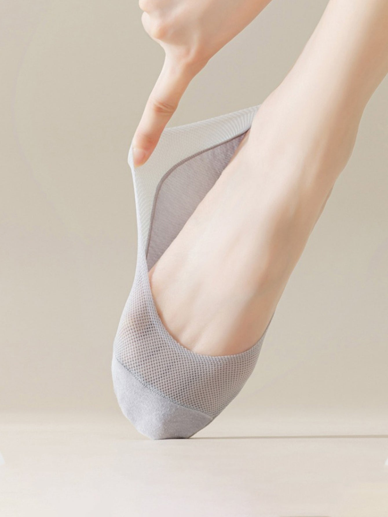 Women's Summer Lightweight Anti-Slip Non-Slip Pure Cotton Ice-Silk Low-Cut Invisible Socks