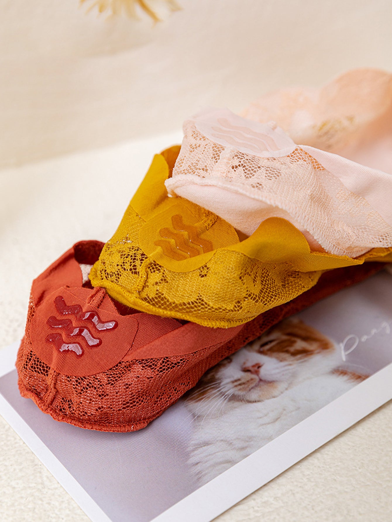 Low-Cut Lace Silicone Anti-Slip Lace Invisible Boat Socks