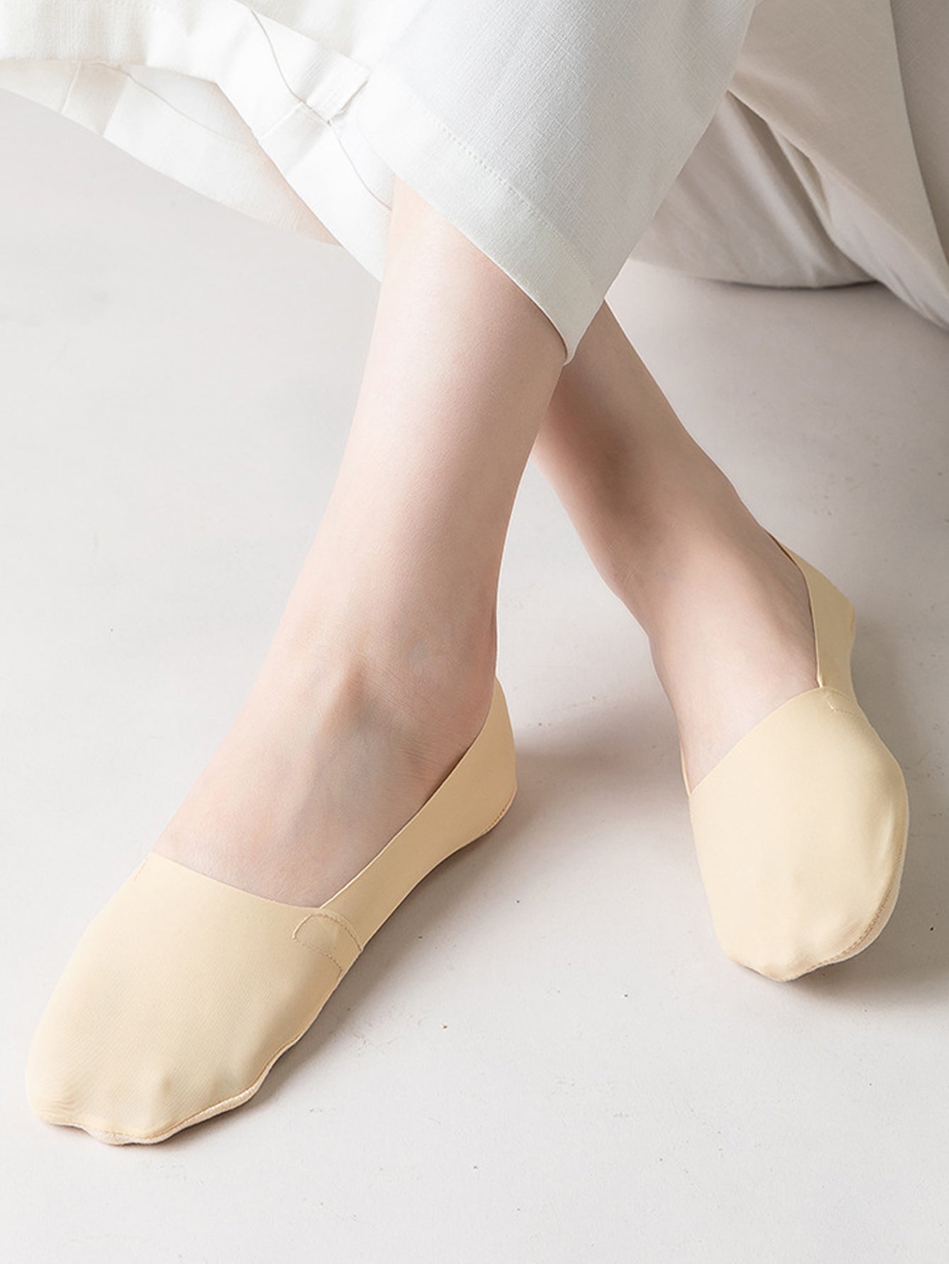 Women's Socks Breathable Summer Thin No Show Ice Silk Sock Silicone Non-Slip Bottom Absorb Sweat Boat Sock.